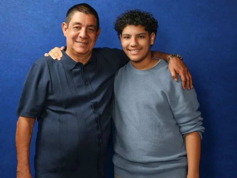 Noah, neto de Zeca Pagodinho, lança single inspirado na relação com o avô