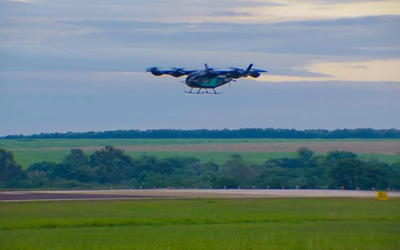 eVTOL de subsidiária da Embraer inicia nova fase de ensaios em voo