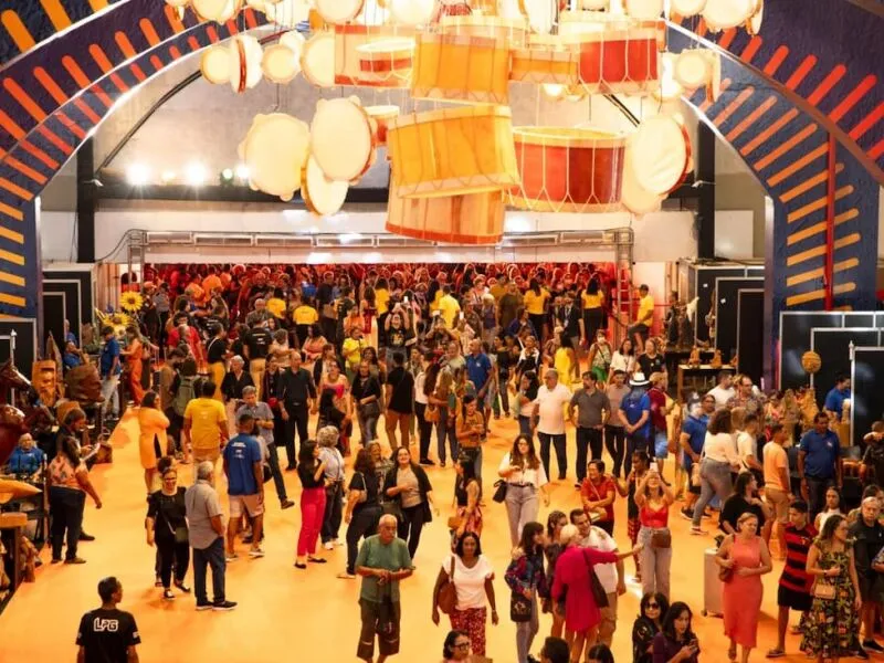 Fenerarte e espetáculos movimentam a programação de julho no Centro de Convenções