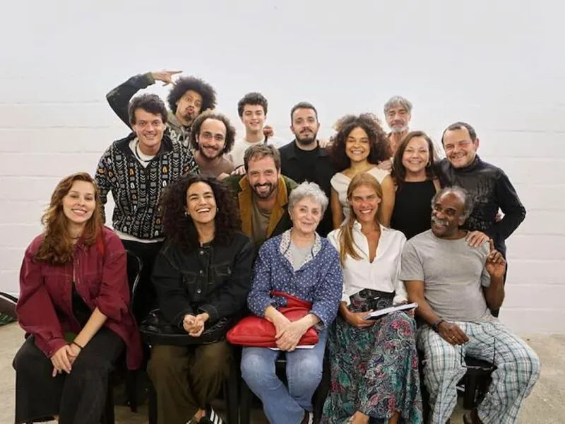 Matheus Nachtergaele e Gregório Duvivier protagonizam adaptação brasileira de série argentina