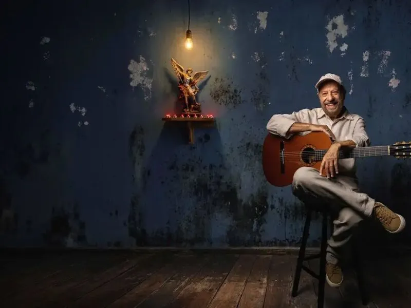 Cantor e compositor João Bosco completa 80 anos