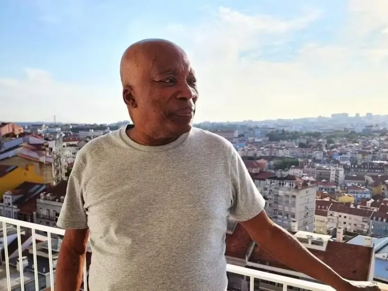 Milton Nascimento é internado para tratar pneumonia; equipe atualiza estado de saúde