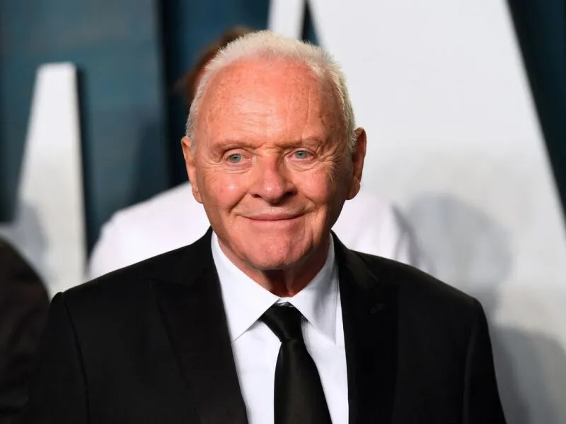 Anthony Hopkins anuncia nova fase da carreira aos 88 anos, após mais de seis décadas no cinema