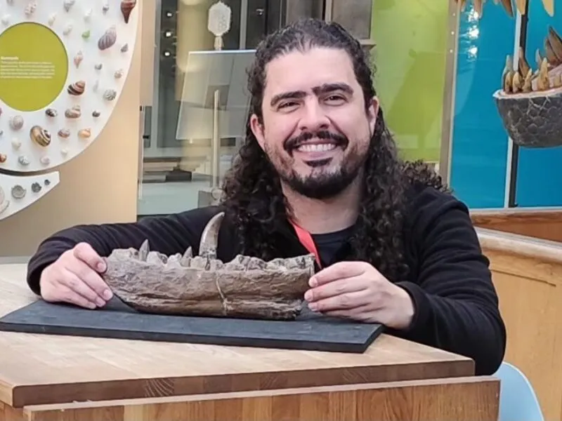 Influenciador Pirula reaparece em vídeo e fala pela 1ª vez após AVC; veja
