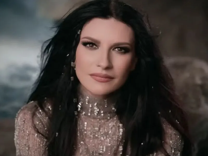 Laura Pausini se apresenta na final da Copa do Mundo; veja todos os artistas