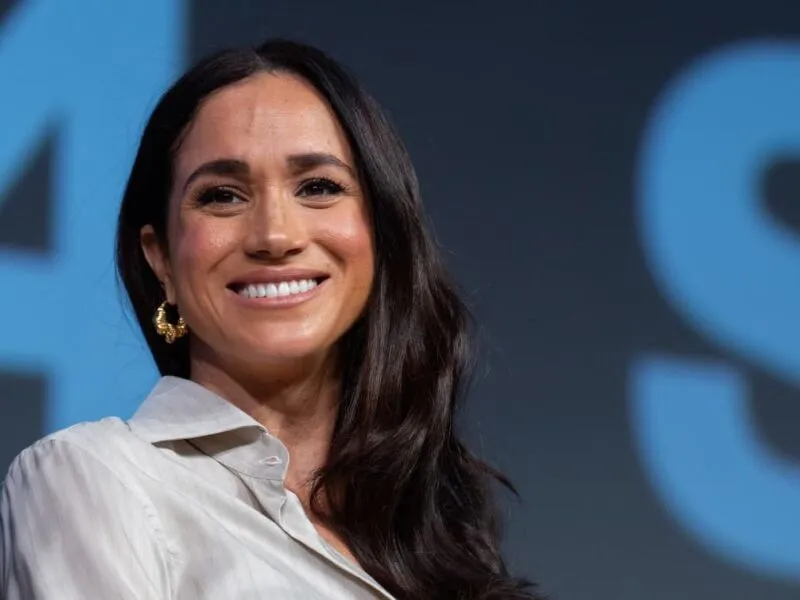 Meghan enfrenta retorno ao Reino Unido marcado por tensões do passado