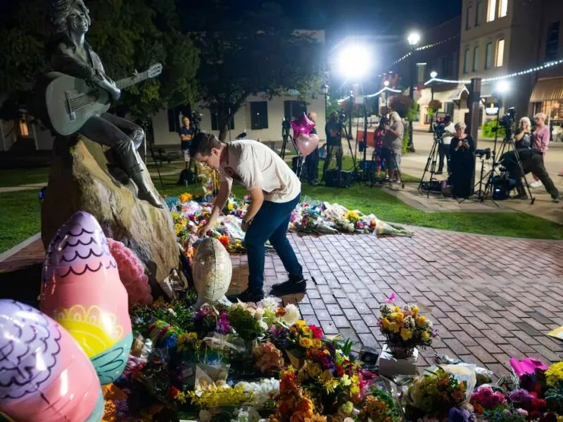 Comunidade LGBT dos EUA chora a morte de sua ‘diva’ Dolly Parton