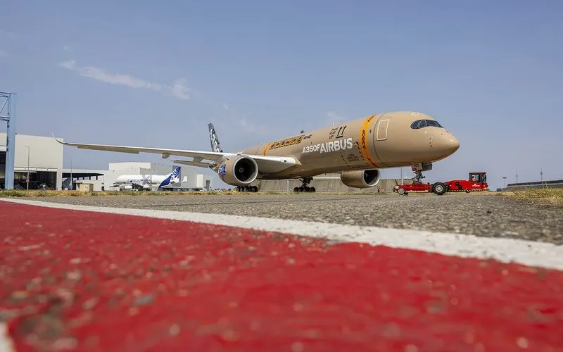 Airbus realiza roll out do primeiro A350F