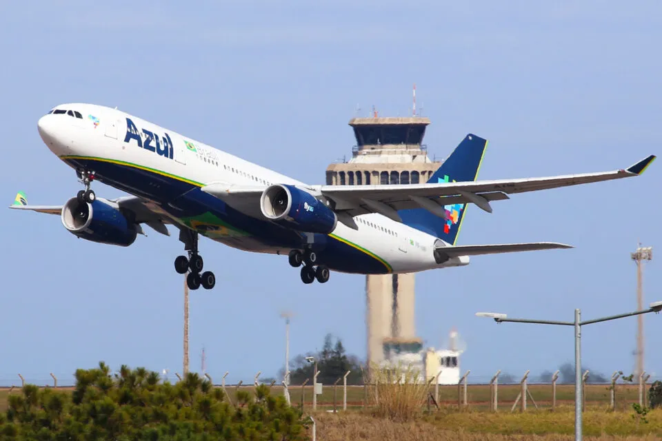 Azul lidera ranking de pontualidade no Brasil e na América Latina pelo segundo mês consecutivo