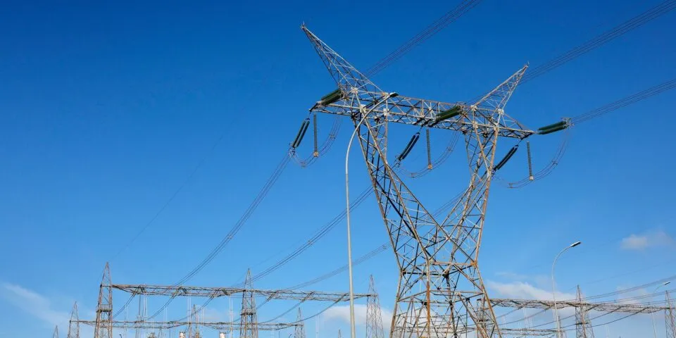 Consumidores poderão escolher fornecedores de energia a partir de 2027