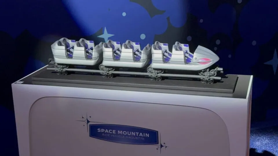 Disney revela 4 detalhes da nova Space Mountain do Japão e mostra carrinho da atração