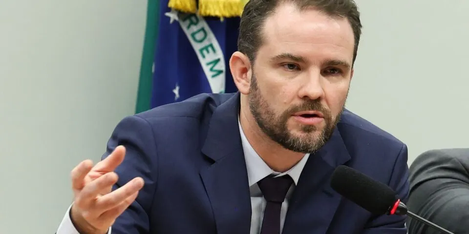 Durigan defende que Brasil deve ampliar comércio exterior