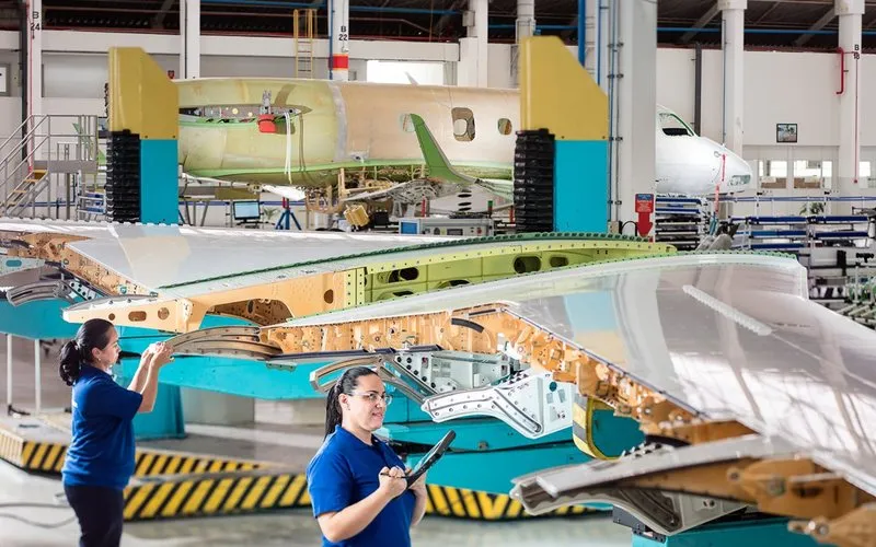 Embraer abre cerca de 200 vagas de estágio para universitários