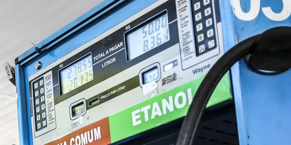 Governo sanciona lei que permite reduzir tributos sobre combustíveis