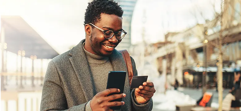 Smiles amplia portfólio financeiro com cartão Karta