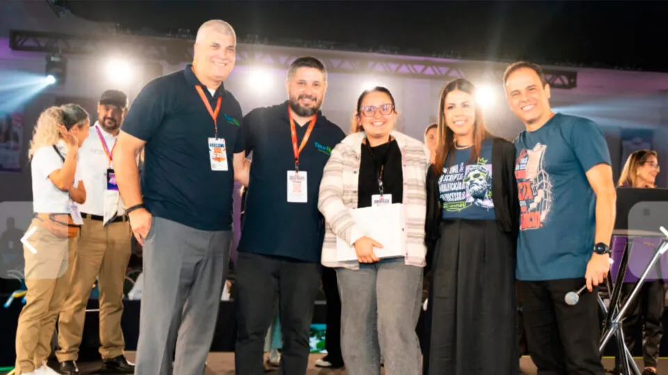 Tourhub e LCB participam do Entur Summit 2026 com apresentação de produtos e sorteio
