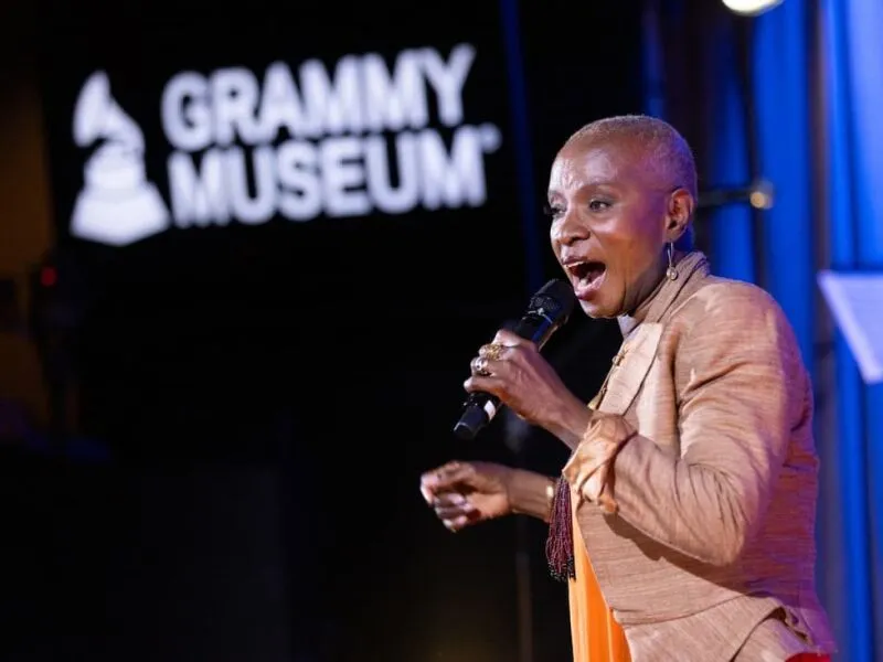 Angelique Kidjo será a primeira cantora africana a entrar para a Calçada da Fama de Hollywood