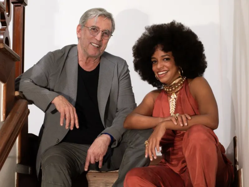 Juliane Gamboa resgata “Coragem Mulher” em dueto com Ivan Lins