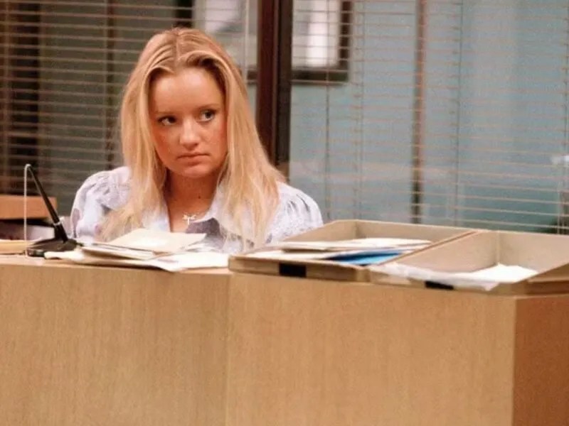 Lucy Davis, atriz de “The Office”, anuncia câncer terminal aos 53 anos