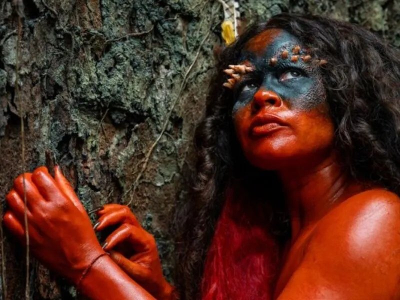 “Kamytá” reúne Olinda Tupinambá e Ziel Karapotó em exposição sobre território e ancestralidade