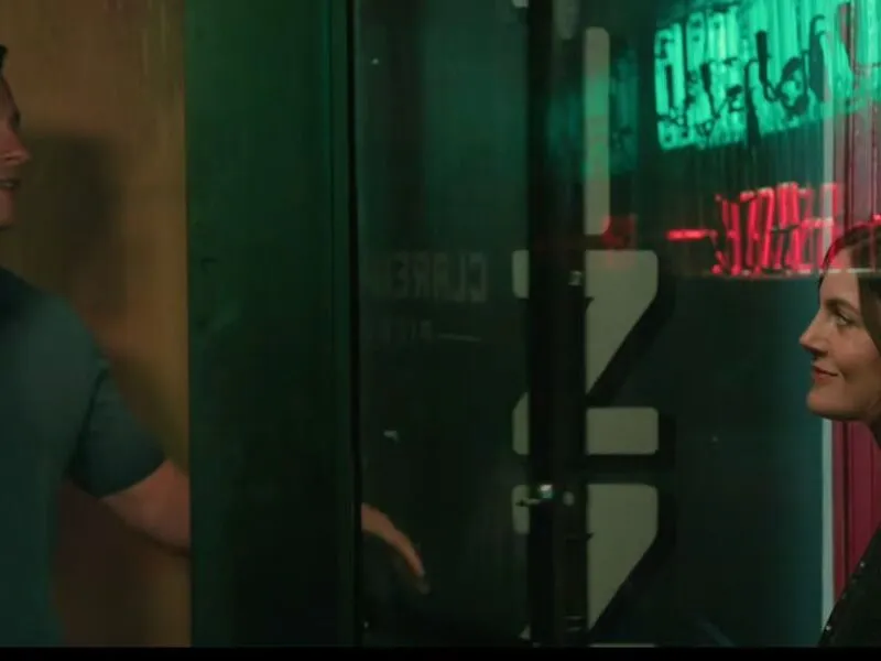 A comédia romântica ”Só Por Uma Noite” chega aos cinemas do Brasil e fala do drama dos solteiros