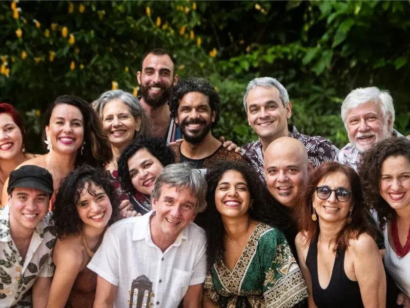 Equale revisita o cacioneiro de Aldir Blanc em novo álbum lançado nesta sexta (21)