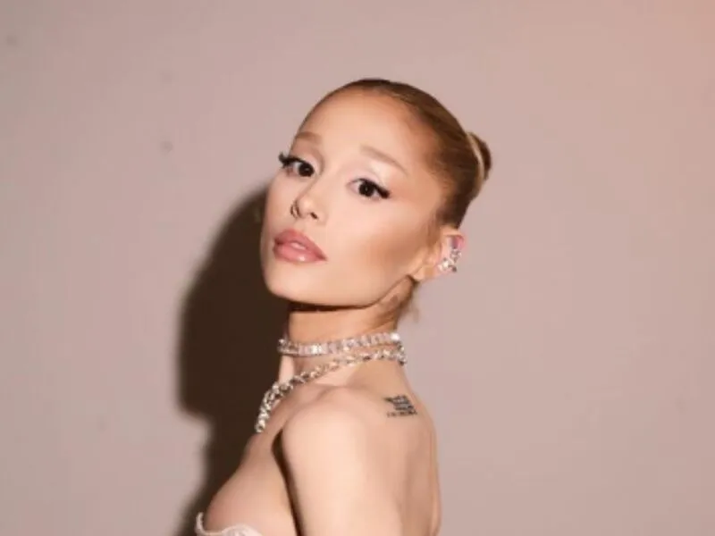 Mãe de Ariana Grande apoia decisão de pausa na carreira e diz que a cantora está magnífica