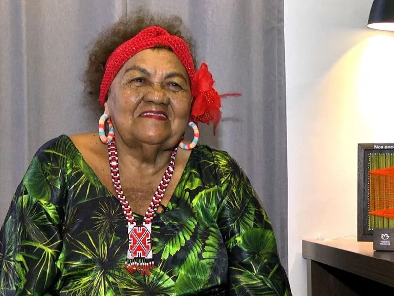 Dona Onete, de 87 anos, é internada para tratar infecção