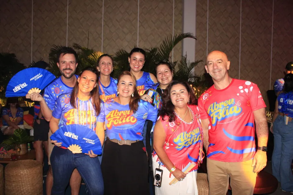veja quem marcou presença na festa de carnaval da operadora nesta quarta-feira (5); fotos