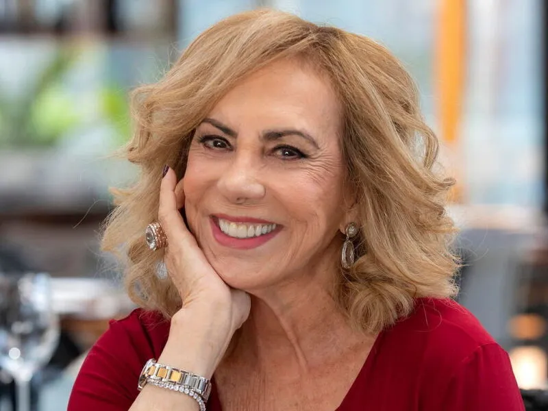 Arlete Salles cancela peça por orientação médica