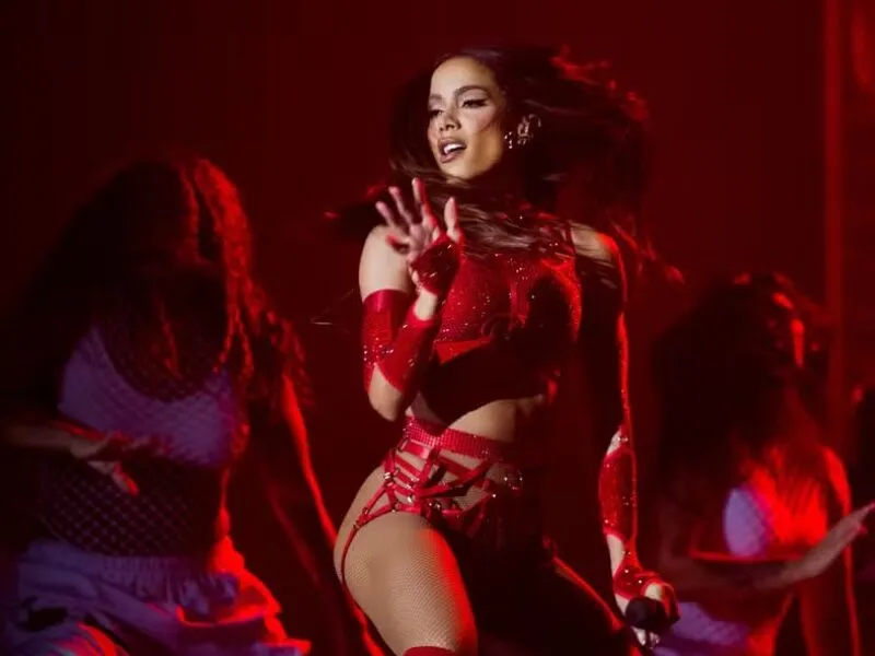 Anitta pode ser a próxima rainha de bateria da Grande Rio, segundo jornal