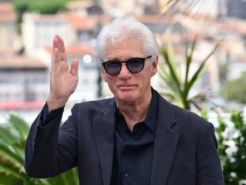 Ex-“homem mais sexy do mundo” e ator de “Uma Linda Mulher”, Richard Gere completa 77 anos