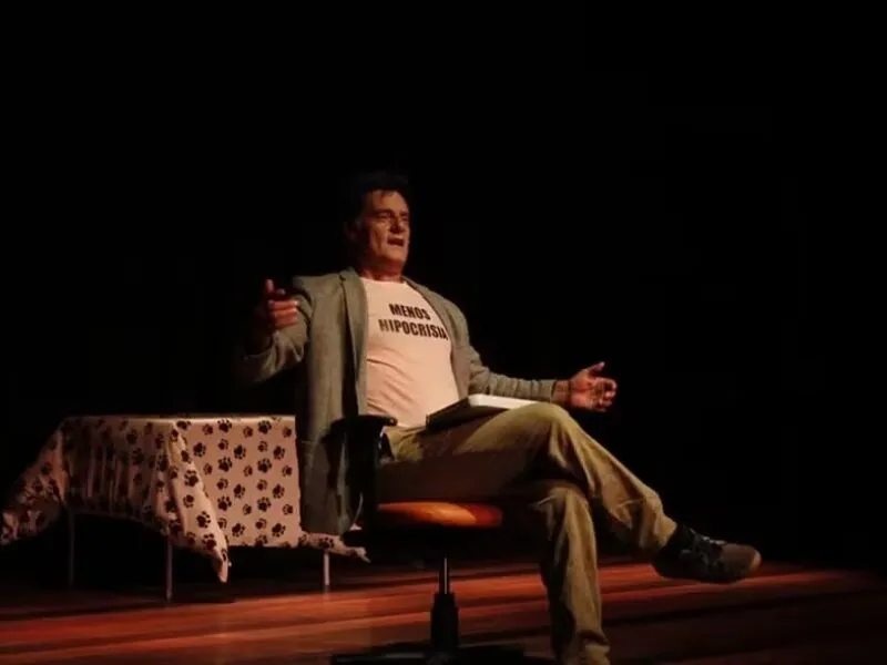 Ator de “Avenida Brasil” desabafa após apresentação para apenas quatro pessoas