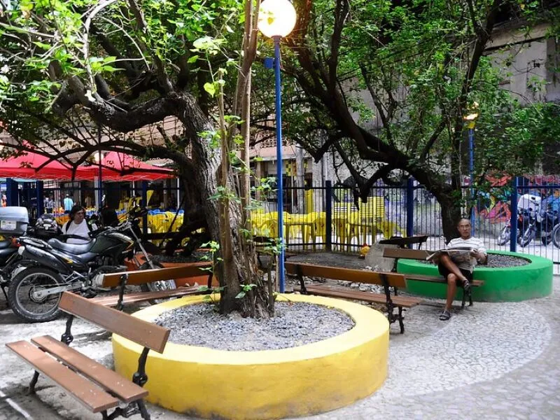 Praça do Sebo celebra 45 anos com distribuição de livros e música neste sábado (29)