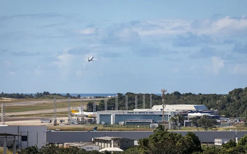 Aeroporto de Salvador bate recorde de cargas em julho