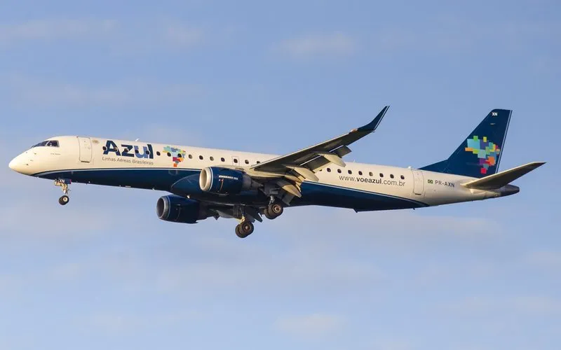 Azul devolve Embraer E195 após 13 anos de operação