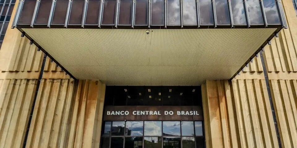 BC reduz juros básicos para 13,75% ao ano