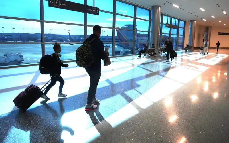 Dolly Parton pode virar nome de aeroporto nos EUA