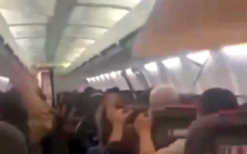 Falha no trem de pouso danifica cabine de Boeing 737 no Irã
