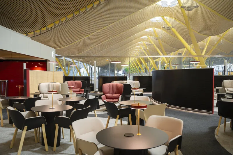 Iberia amplia experiência premium com nova sala Emerald Lounge Sorolla em Madrid