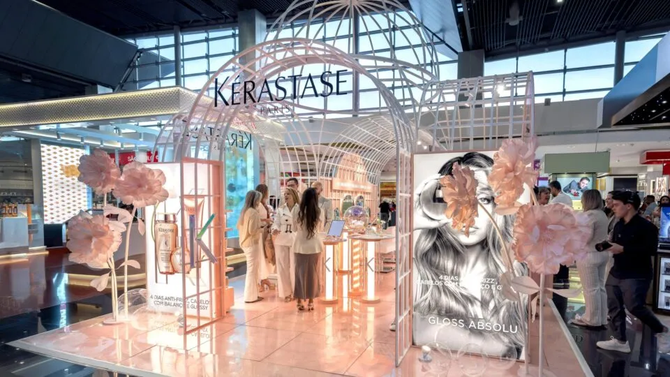 Kérastase leva experiência imersiva de beleza aos aeroportos de Guarulhos e Galeão