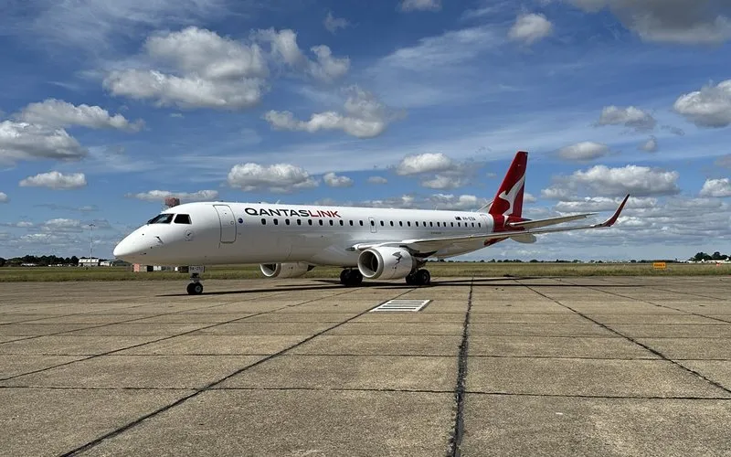 Subsidiária da Qantas recebe primeiro Embraer E190