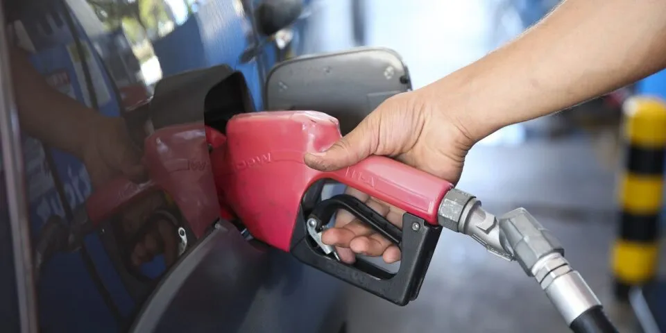 Subsídio de R$ 2,12 ao diesel deve ser mantido por 30 dias