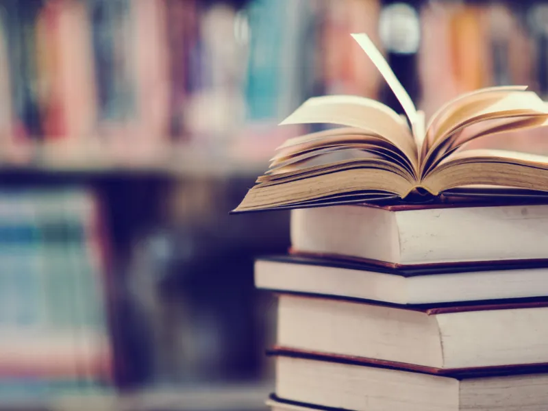 Escritora pernambucana é finalista em duas categorias do Prêmio Odisseia de Literatura Fantástica