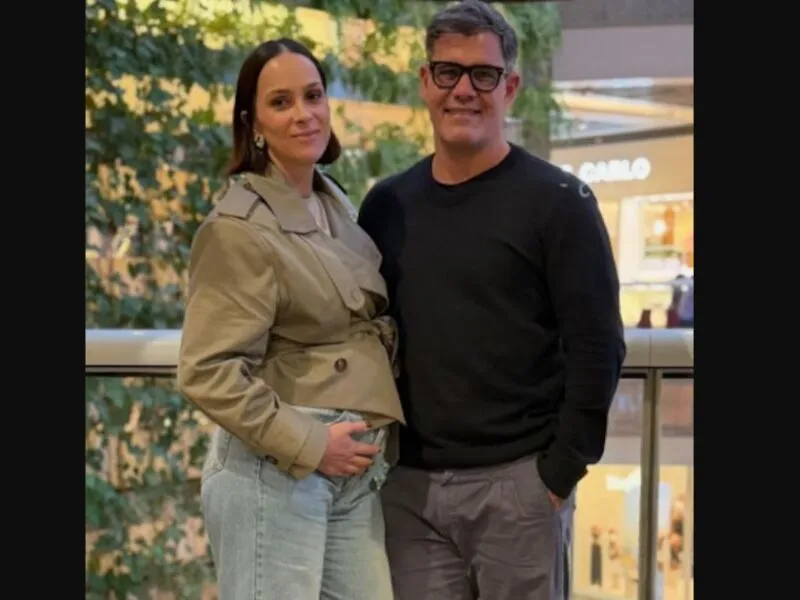 Letícia Cazarré esclarece idade após revelar sétimo filho com Juliano Cazarré: “Gestações naturais”