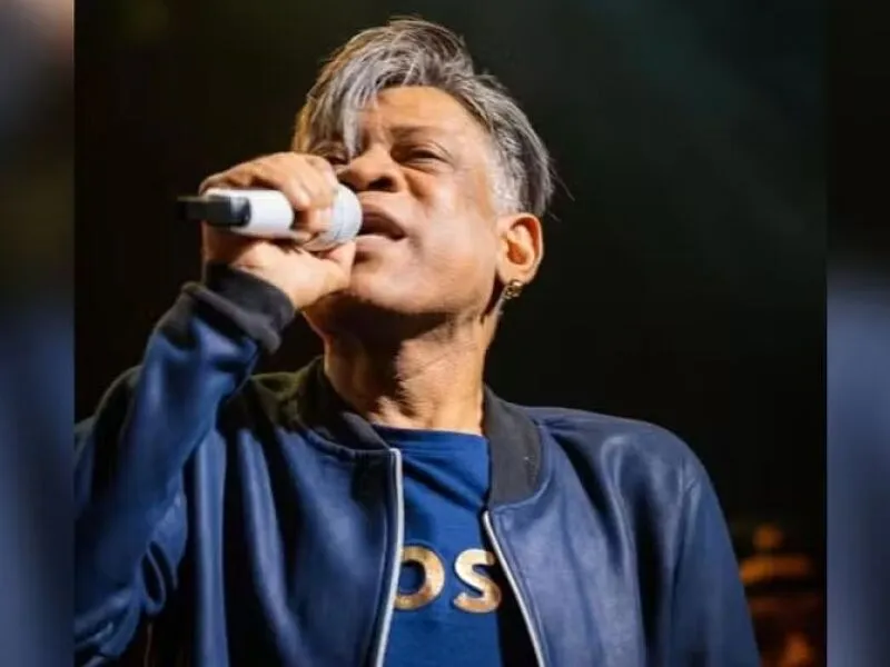 Quem era Rogério Valença, ex-vocalista do Calcinha Preta que morreu aos 55 anos
