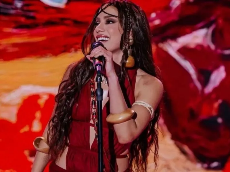 Anitta diz que empresária a pressionou a mudar aparência no início da carreira: “Eu era feia”