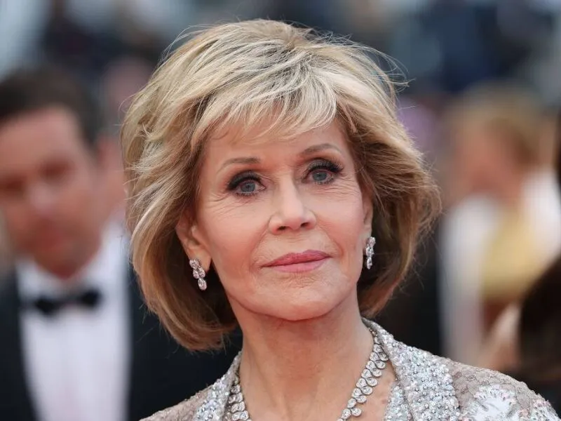 Homenageada em Veneza, Jane Fonda critica Trump, “tradwifes” e bilionários