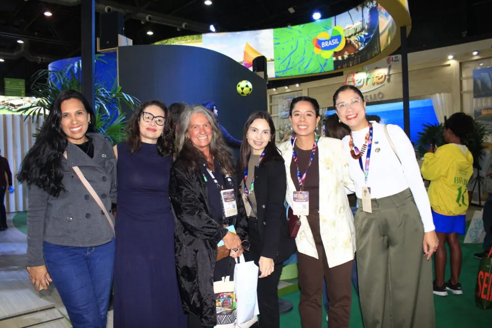 segundo dia movimenta pavilhões do La Rural; veja fotos