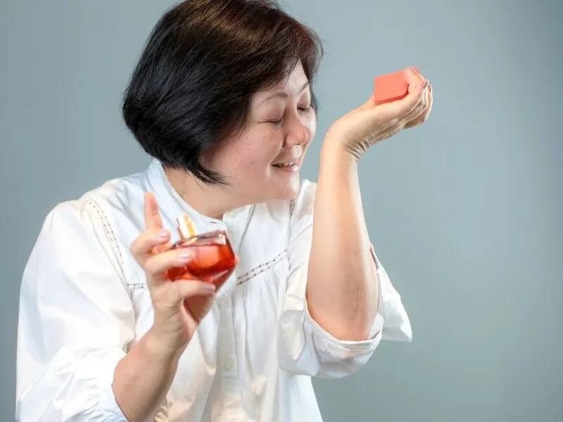 Como surge um perfume? Perfumista Veronica Kato fala sobre processo criativo